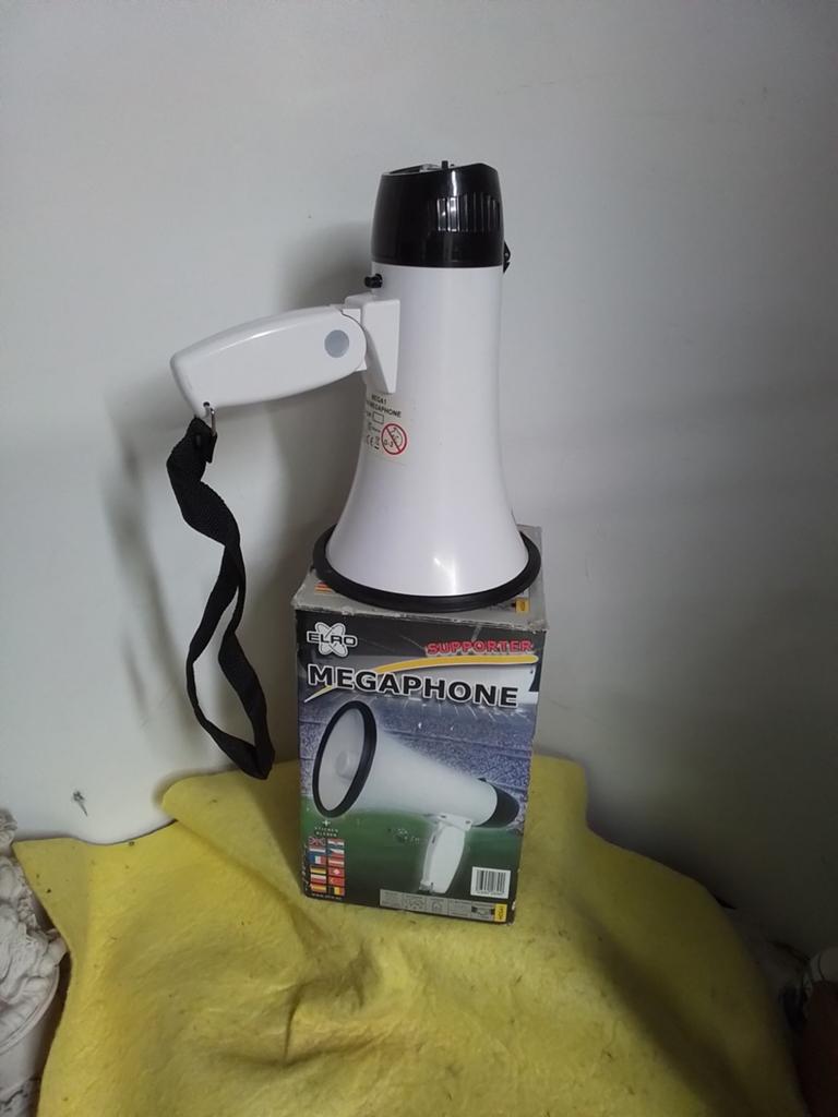 15098) mooie megafoon zgan, Overige merken, Ophalen of Verzenden, Zo goed als nieuw, 120 watt of meer