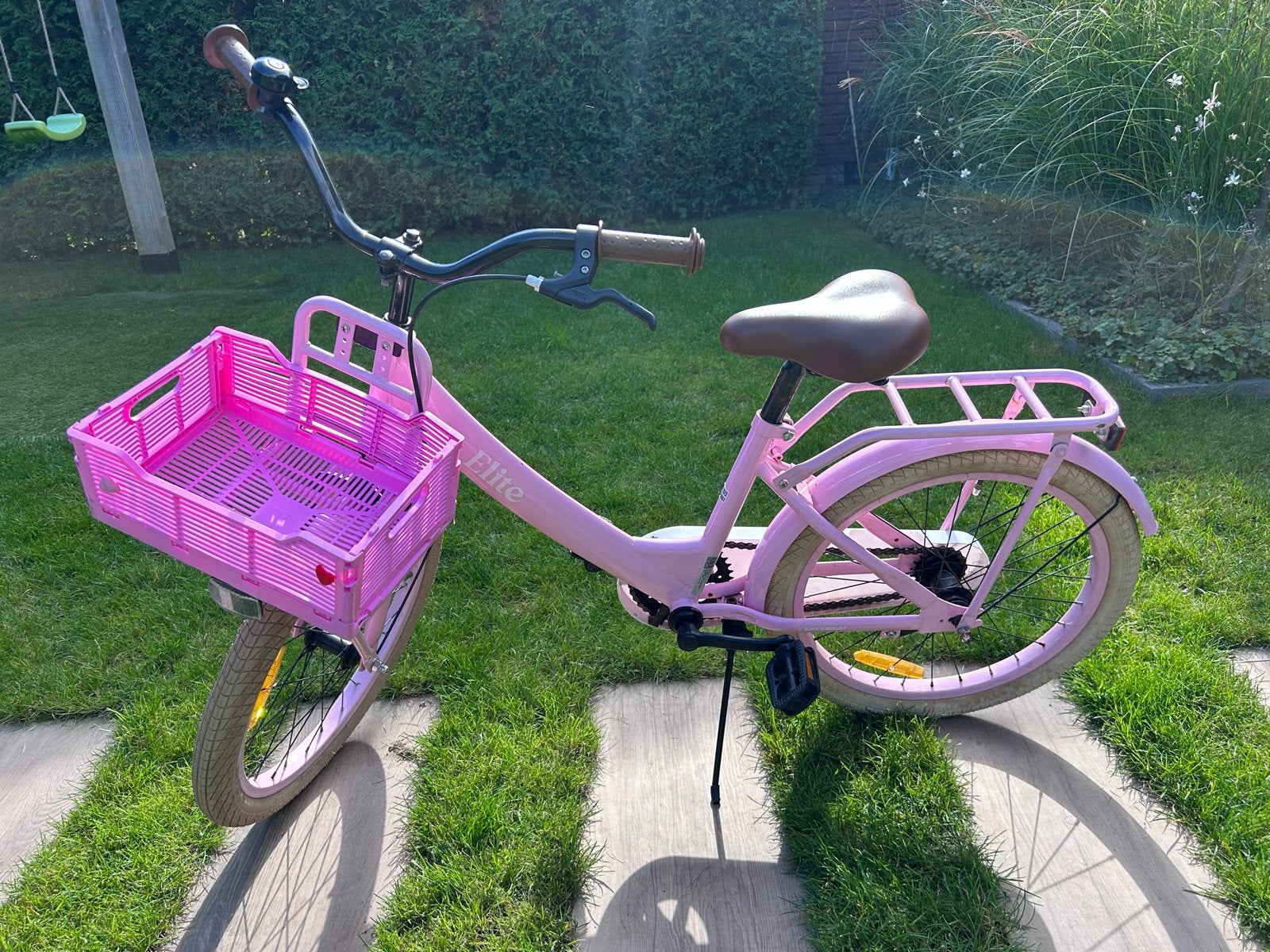 Roze kinderfiets Elite 20 inch met mandje, Terugtraprem, Gebruikt, Ophalen of Verzenden, Handrem