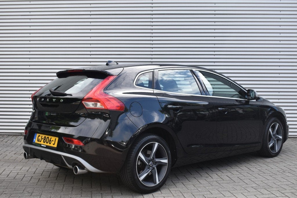 Volvo V40 1.6 T3 R-DESIGN / AFN. HAAK, Auto's, Keurmerk '100% Onderhouden', Gebruikt, 4 cilinders, 150 pk