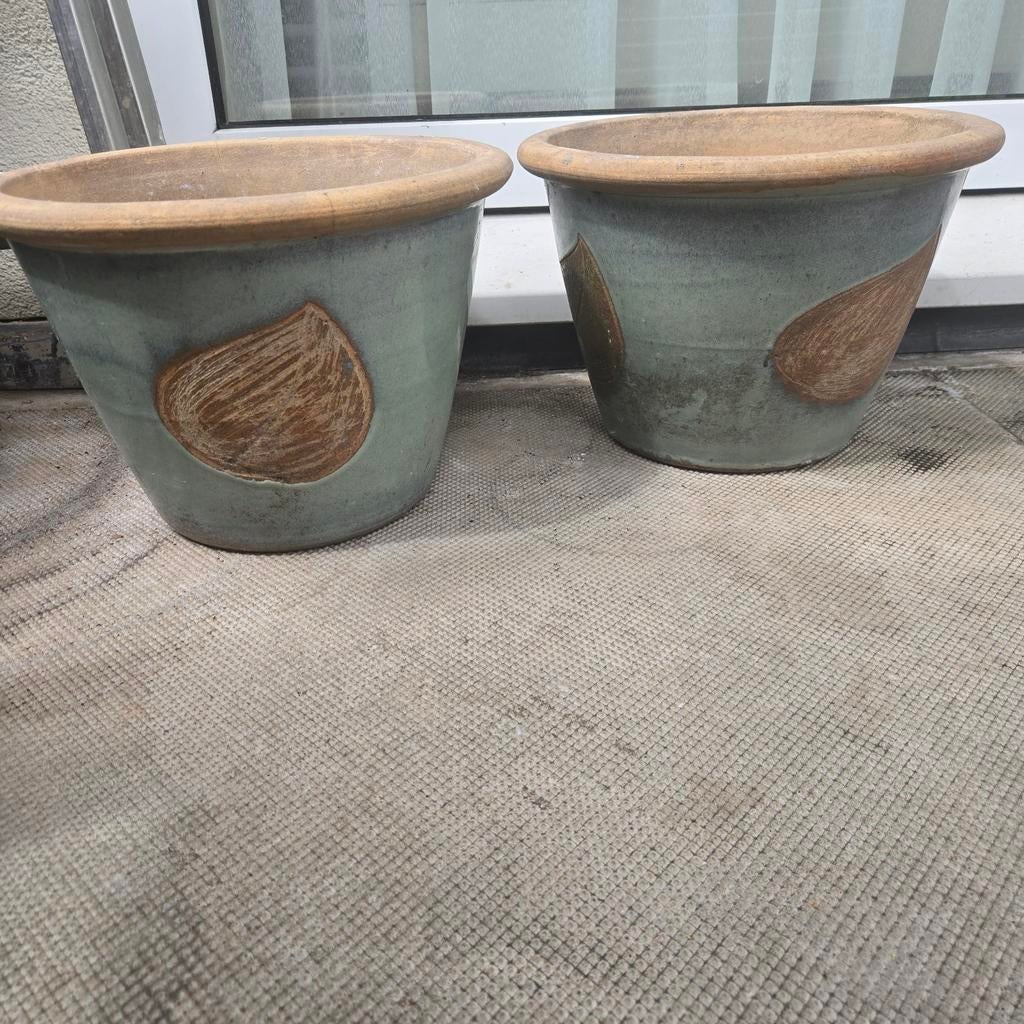 Twee gebruikte aardewerk bloempotten, Tuin en Terras, 25 tot 40 cm, Gebruikt, Rond, Ophalen of Verzenden