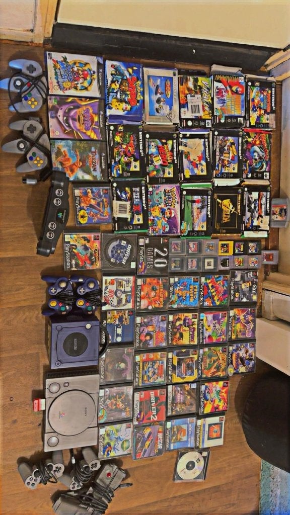 Grote collectie retro consoles en games (N64, PS1, GameCube), Gebruikt, Overige genres, Eén computer, Ophalen of Verzenden