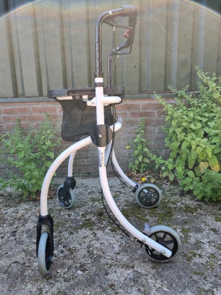 rollator Roomba, Ophalen, Lichtgewicht, Zo goed als nieuw