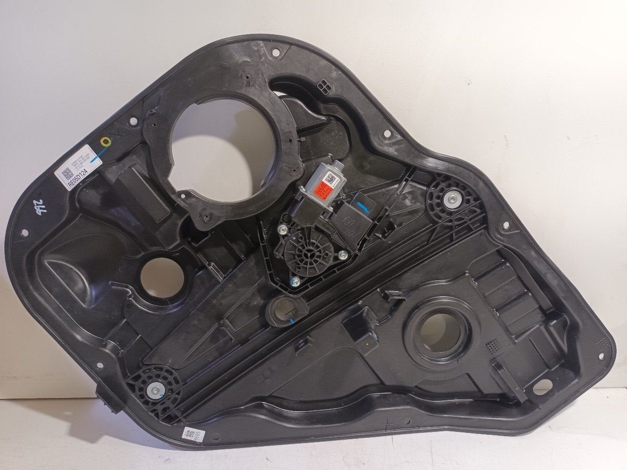 Raammechaniek elektrisch rechts achter Hyundai Santa Fe, Onderdelen@venauto.nl, Van der Ven Autorecycling B.V., Gebruikt, Ettenseweg 76, 4706 PB Roosendaal, The Netherlands