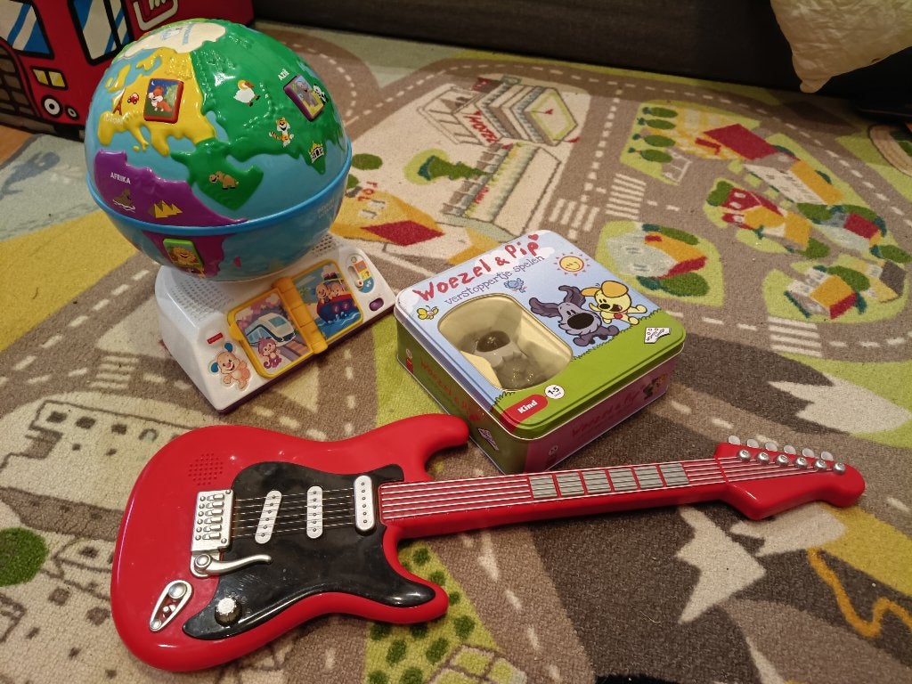 Speelgoed globe+telefoon Fischer price, Woezel Pip, gitaar, Ophalen of Verzenden, Zo goed als nieuw, Overige typen, Met geluid