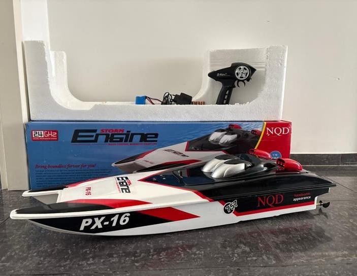Speedboot op afstandsbediening, Hobby en Vrije tijd, Modelbouw | Boten en Schepen, Zo goed als nieuw, Groter dan 1:32, Overige merken