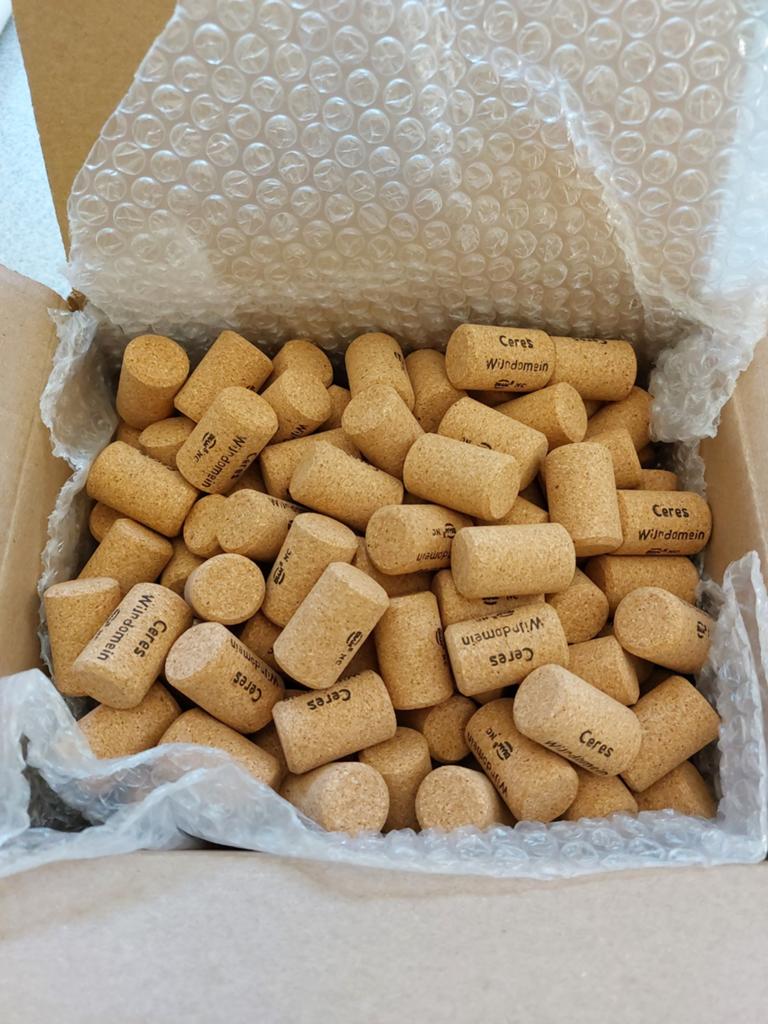 200 nieuwe kurken. ( Knutselen), Hobby en Vrije tijd, Ophalen of Verzenden, Nieuw