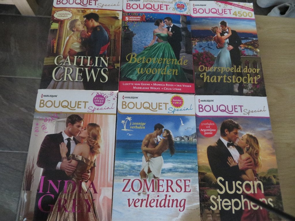 6 x bouquet reeks 3 in 1 romans  voor totaal 7,50 euro, Ophalen of Verzenden, Zo goed als nieuw