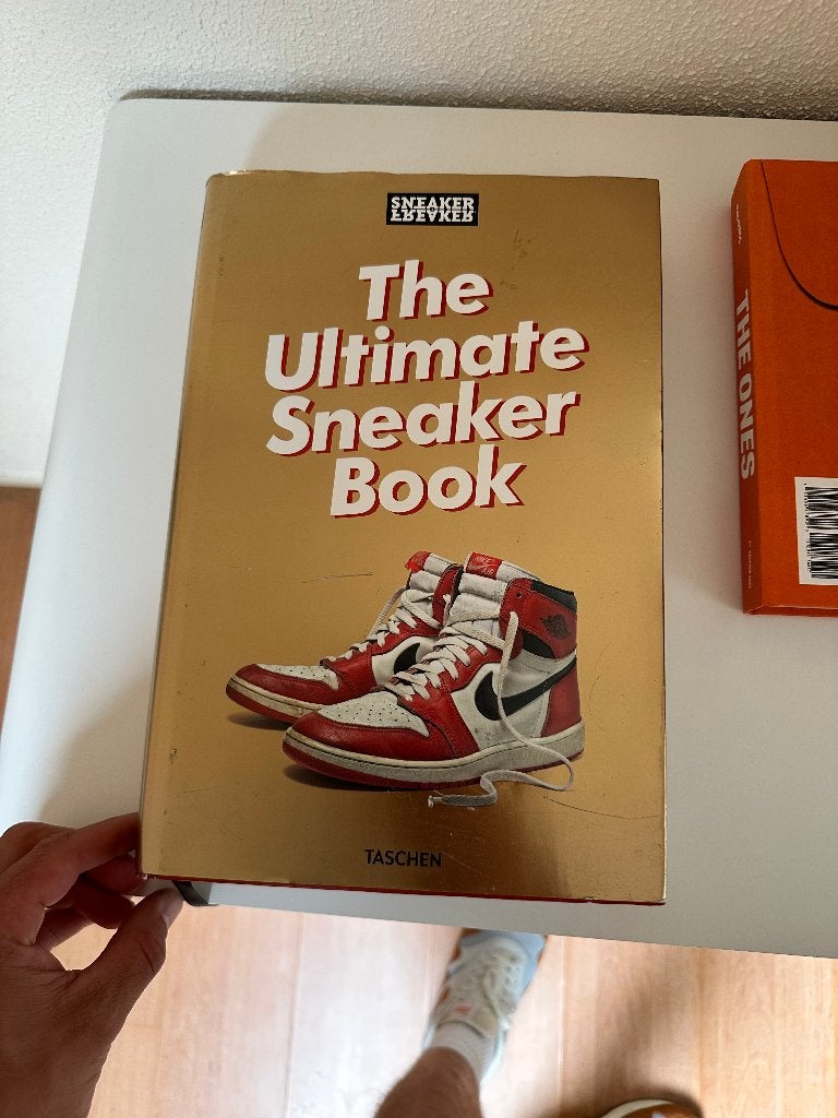 The Ultimate Sneaker Book - Sneaker cultuur boek, Gelezen, Wereld overig, Ophalen of Verzenden, Simon Wood