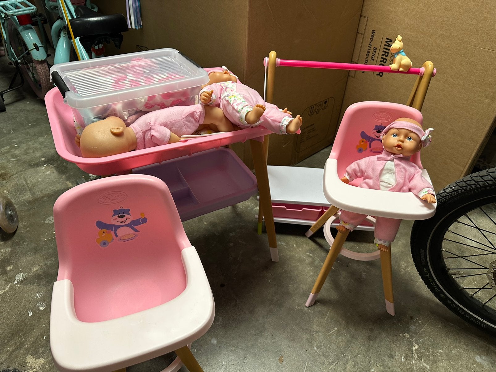 Babyborn eetstoelen, commode, kledingrek pop/kleding, Ophalen, Zo goed als nieuw, Overige typen