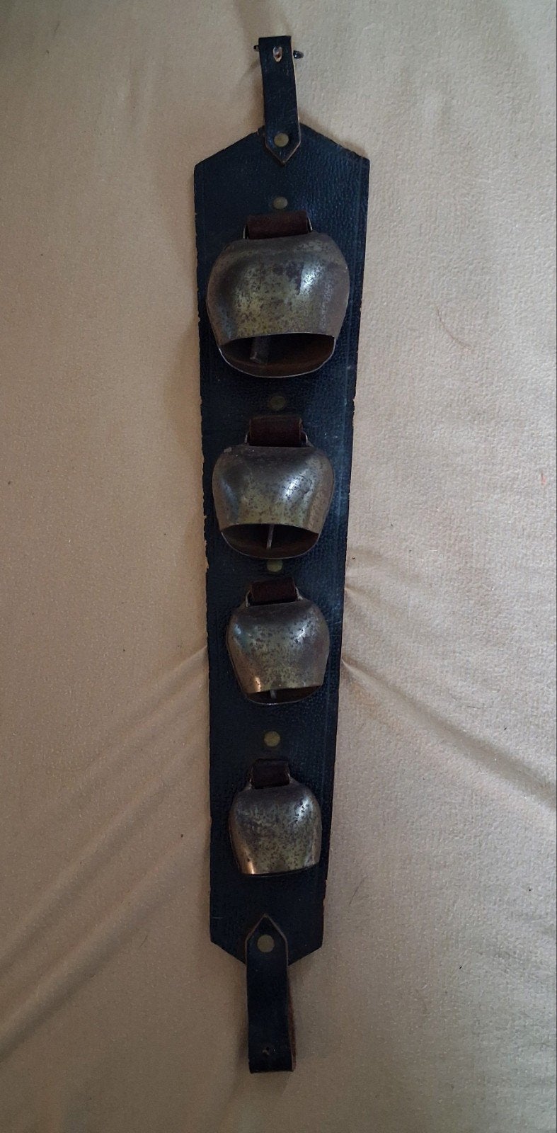 Vintage leren riem met 4 ijzeren bellen, Ophalen of Verzenden