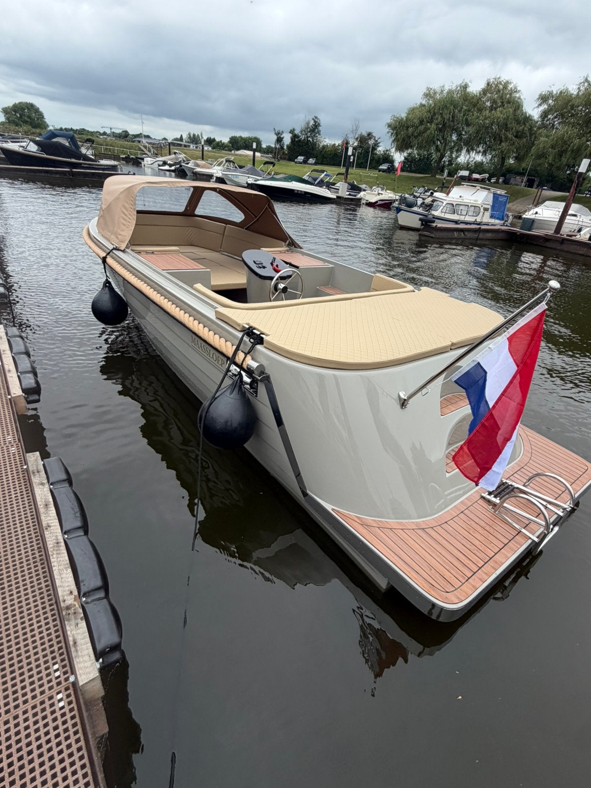Maassloep 680 tohatsu 30pk injectie ( demo model ) €29.950,-, Watersport en Boten, Sloepen, Ophalen, Zo goed als nieuw, Maassloep