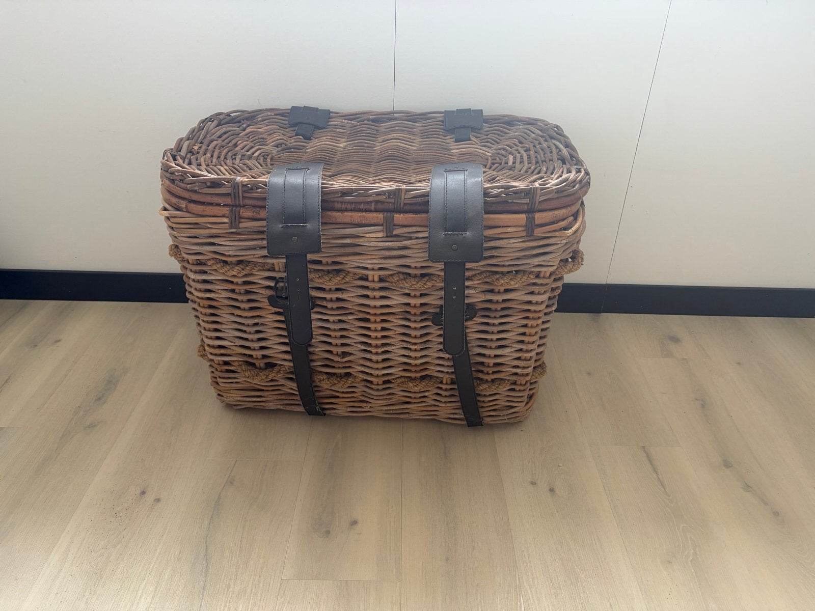 Rotan mand met deksel, Huis en Inrichting, Ophalen, Gebruikt, 50 tot 100 cm, Minder dan 50 cm