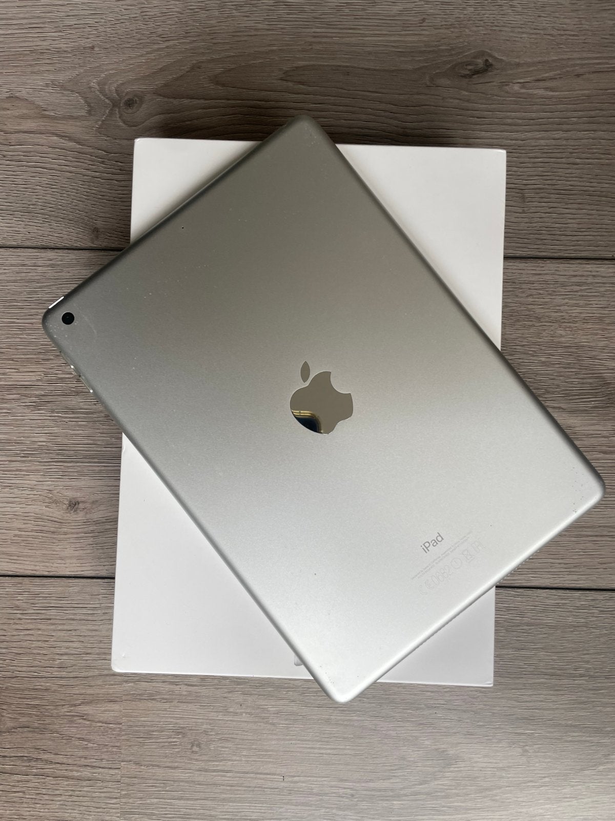 iPad 7e generatie 128GB Wifi, Computers en Software, Apple iPads, Apple iPad, Zo goed als nieuw, 128 GB, Grijs