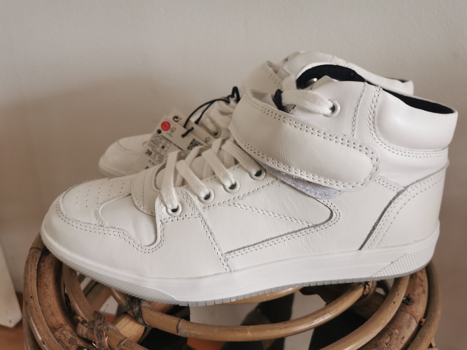ZARA leren sneakers mt. 38, Verzenden, Nieuw, Sneakers of Gympen, Wit