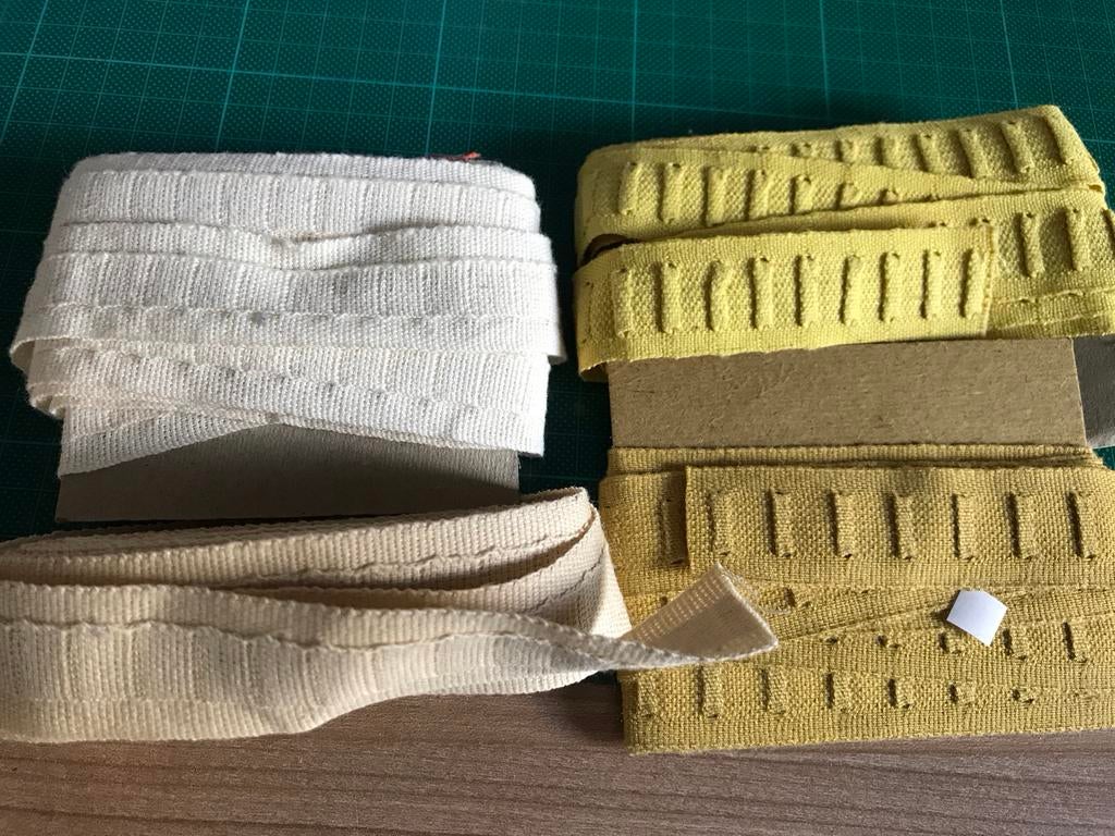 Gordijnbanden in diverse kleuren en lengtes. (3), Huis en Inrichting, Ophalen of Verzenden, Nieuw, Beige, 200 cm of meer