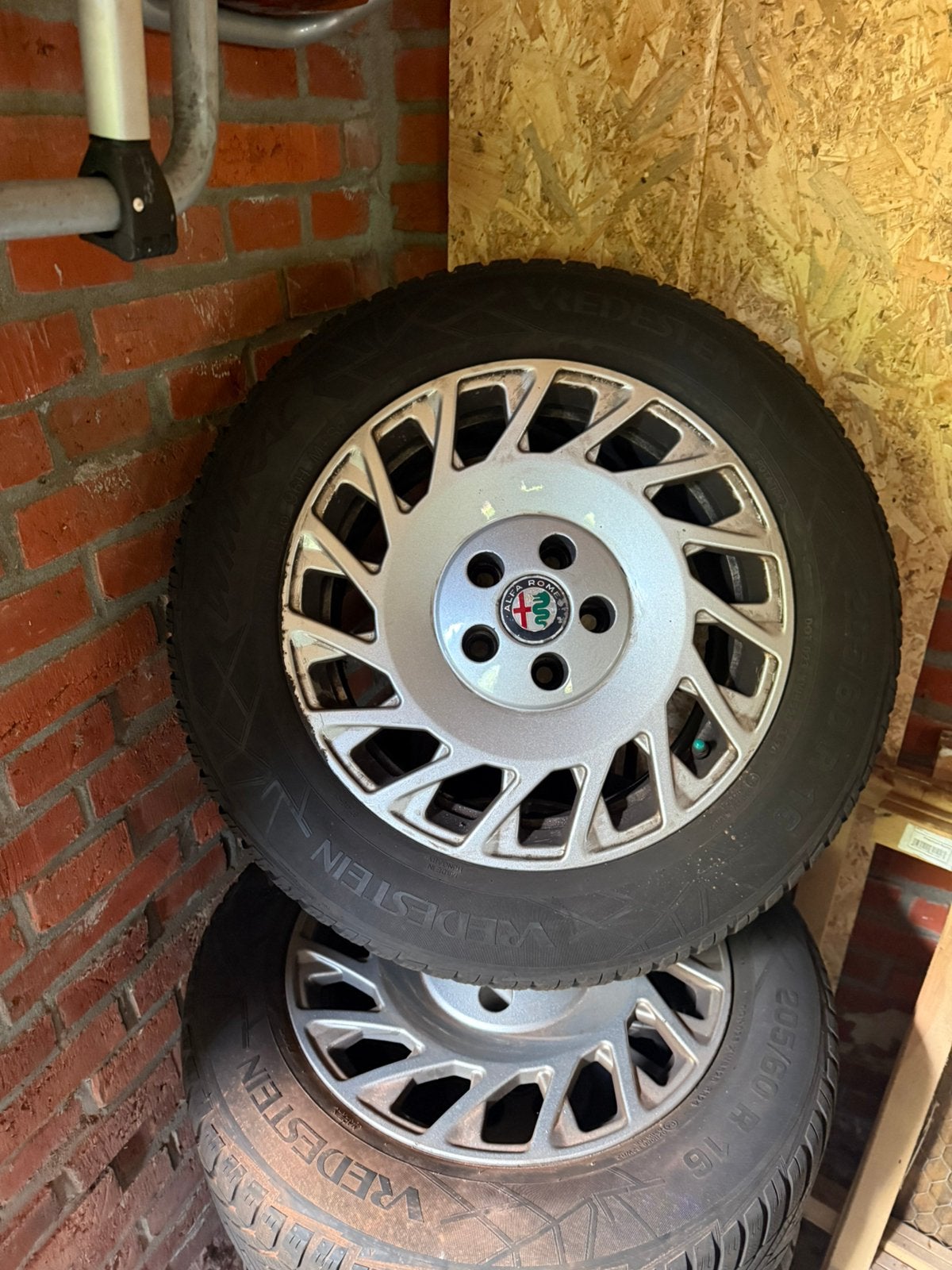 Winterbanden set compleet lichtmetaal Alfa Romeo Giulia, Auto-onderdelen, Ophalen, Gebruikt, 16 inch, Banden en Velgen