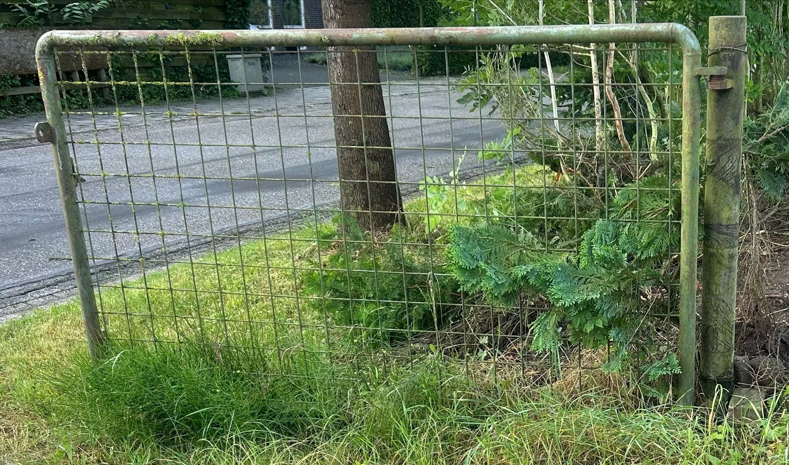 Landhek. Weidepoort. 4.50 m metaal, Ophalen, Met poort, Gebruikt, Tuinhek