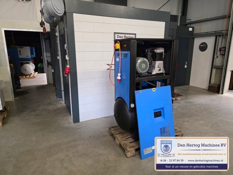 ABAC 5,5kW 13 bar schroefcompressor 270L tank, Doe-het-zelf en Verbouw, Compressors, Ophalen, Geluidgedempt, Gebruikt, 800 liter/min of meer
