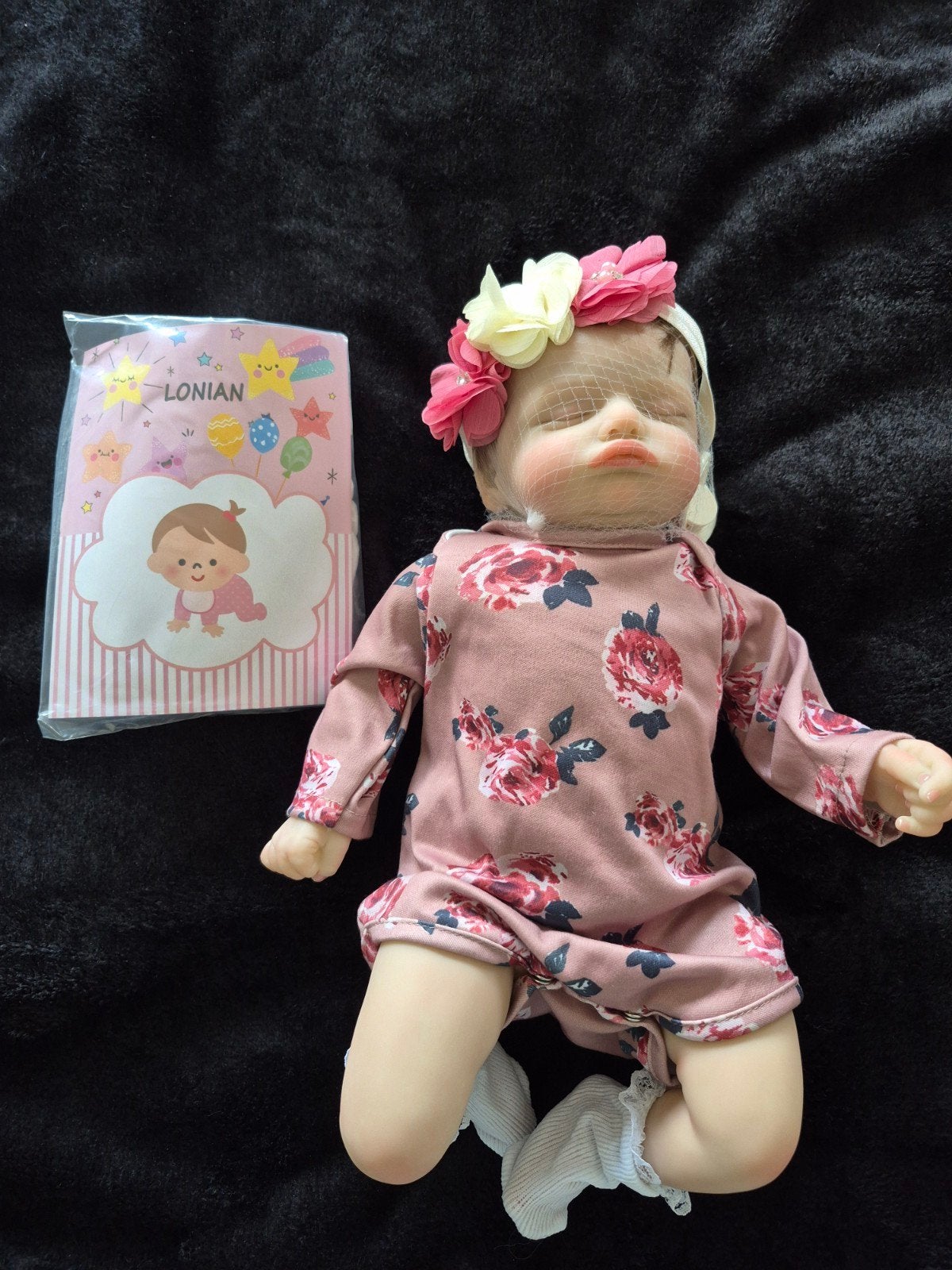 Reborn babypop met bloemenprint outfit en hoofdband, Kinderen en Baby's, Speelgoed | Poppen, Ophalen of Verzenden, Nieuw, Babypop