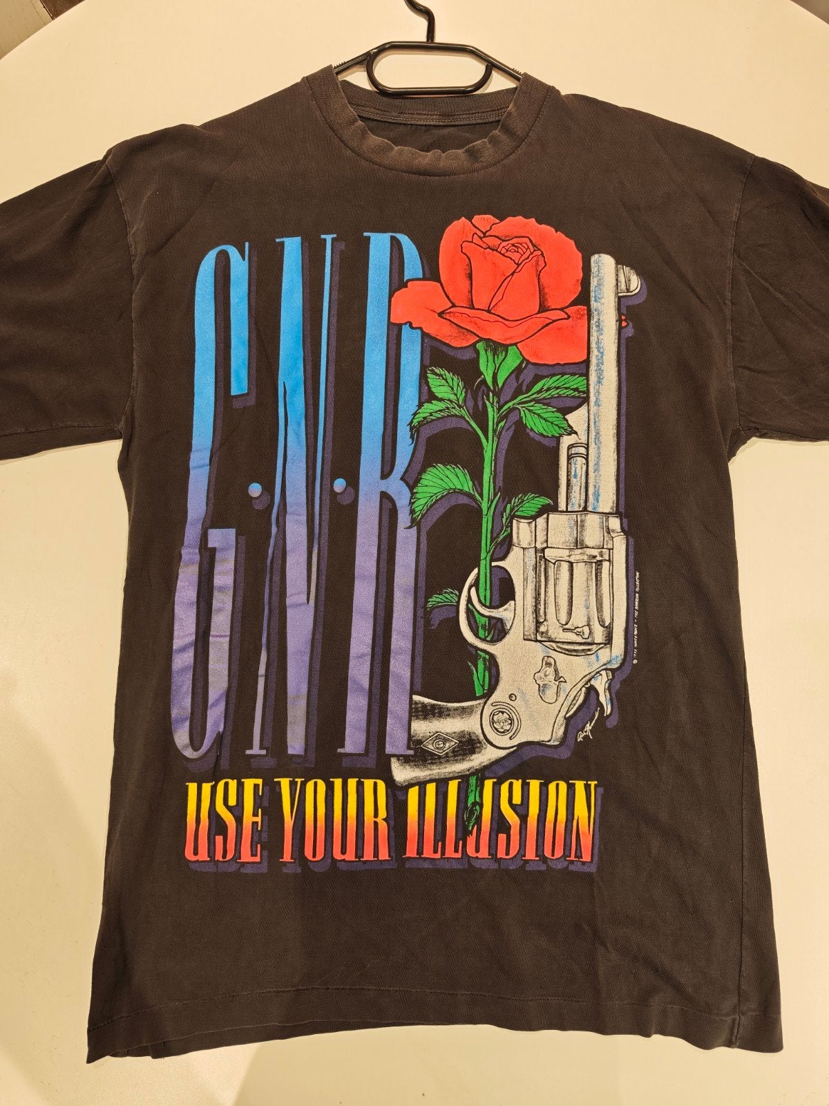 Vintage Guns N' Roses 'Use Your Illusion' T-shirt, Maat 52/54 (L), Zwart, Ophalen of Verzenden, Gedragen