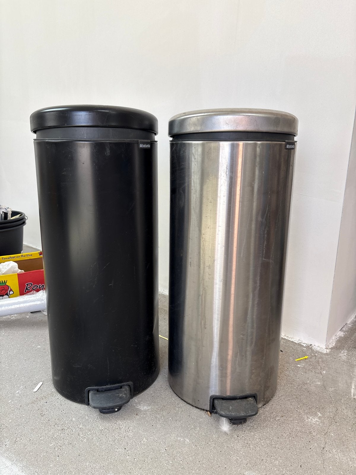 Brabantia Prullenbakken - Zwart en Zilver (2 stuks), Huis en Inrichting, Woonaccessoires | Prullenbakken, Ophalen, Gebruikt, Metaal
