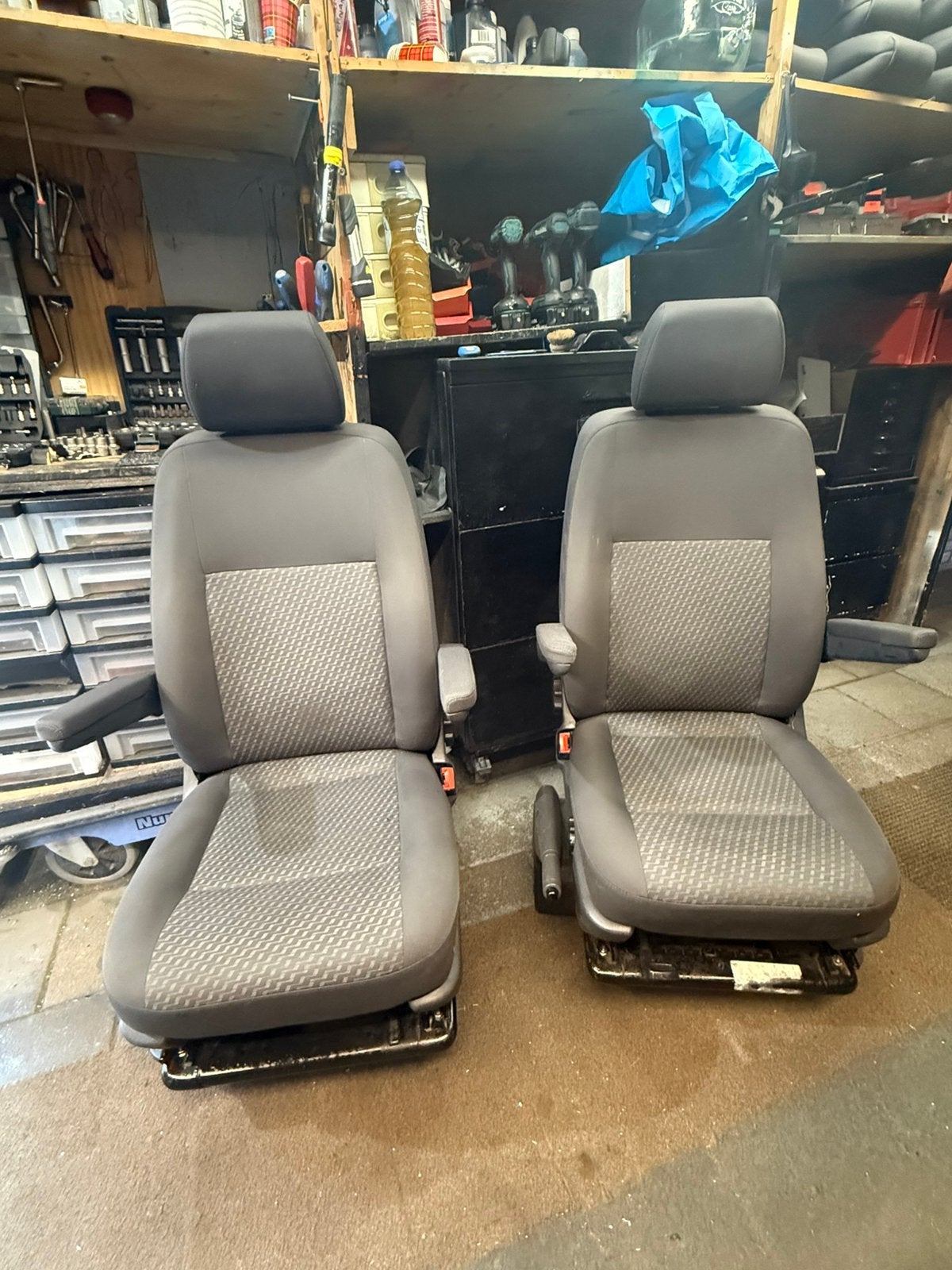 Setje vw transporter t5/t6 stoelen bestuurder&bijrijdersstoe, Ophalen, Gebruikt, Volkswagen
