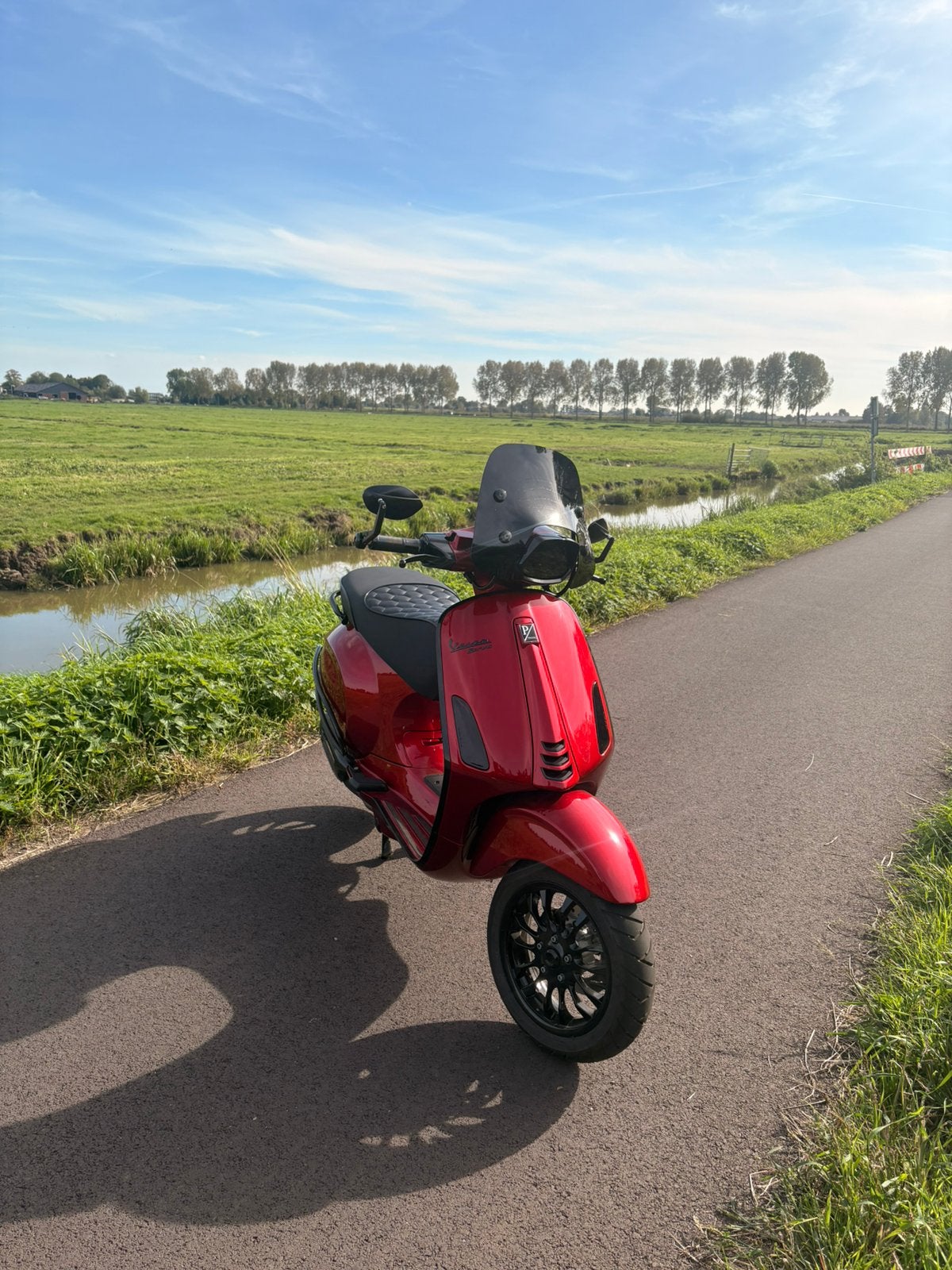 Vespa Sprint 50cc 4T 3V Candy Red (2024) ‼️800KM‼️, Ophalen, Overige modellen, Maximaal 45 km/u, Zo goed als nieuw