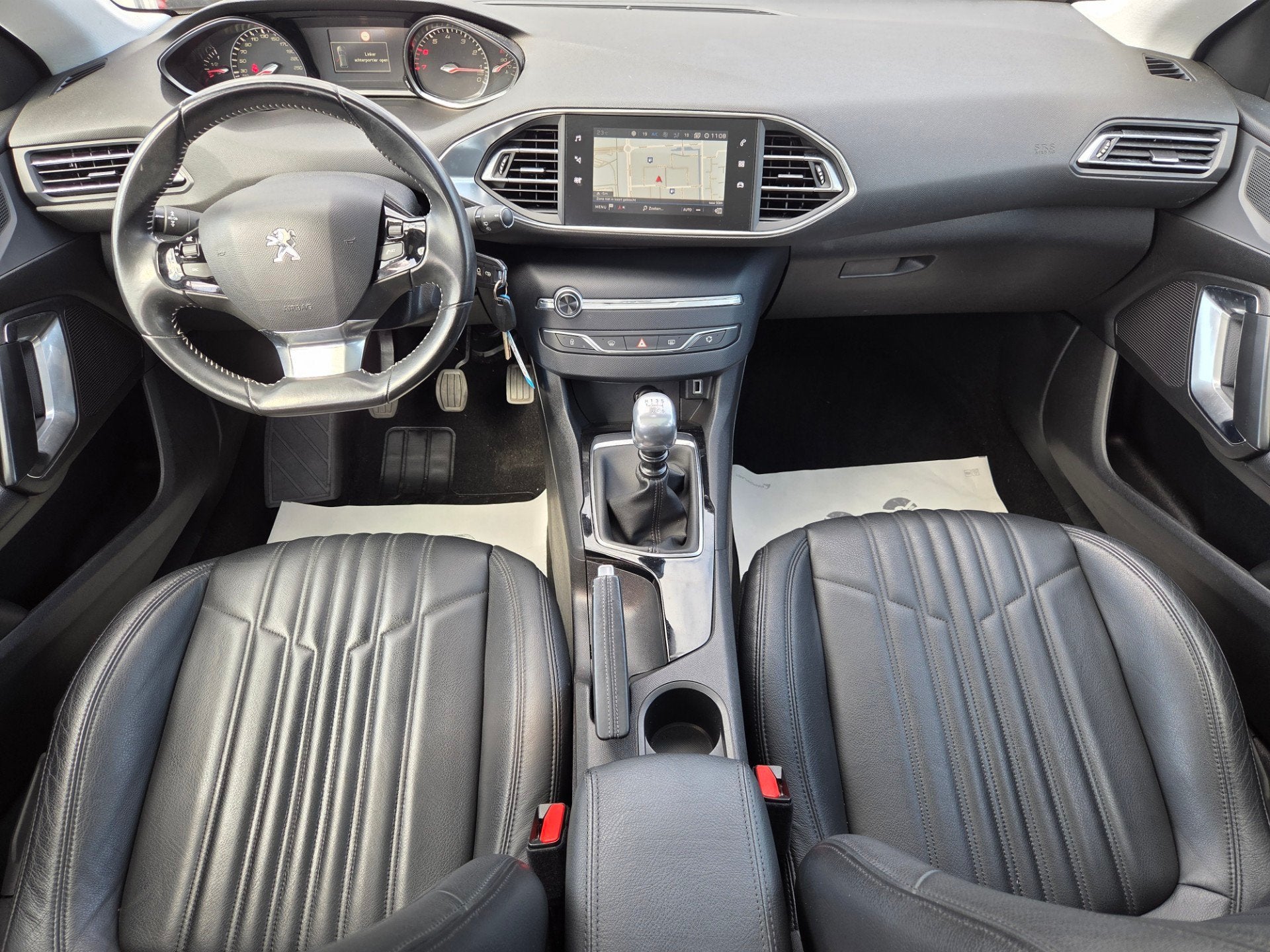 Peugeot 308 SW 1.2 PureTech Blue Lease Executive/PANO/NAVI/C, Auto's, Voorwielaandrijving, Gebruikt, Euro 6, 1199 cc