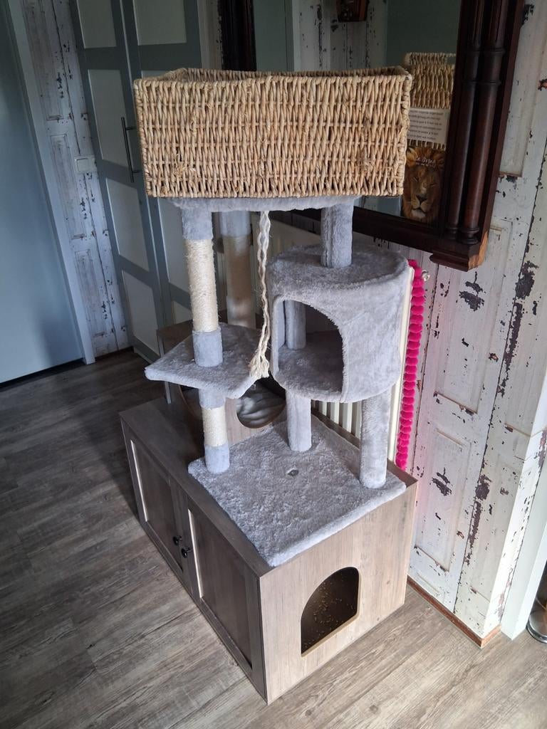 Kattenbak kast, krabpaal, Ophalen, Zo goed als nieuw