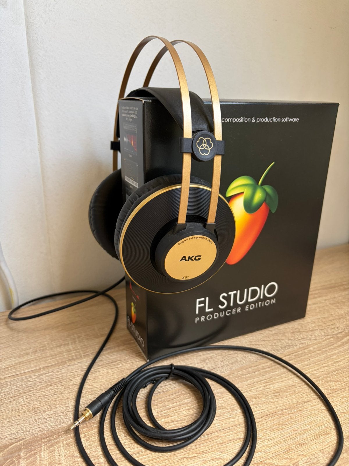 AKG K92 over-ear koptelefoon zwart/goud, Ophalen, AKG, Zo goed als nieuw, Over-ear