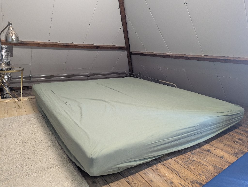 Vintage eenpersoonsbedden (2x) met retro schuine pootjes, Ophalen, Overige materialen, Gebruikt, 90 cm