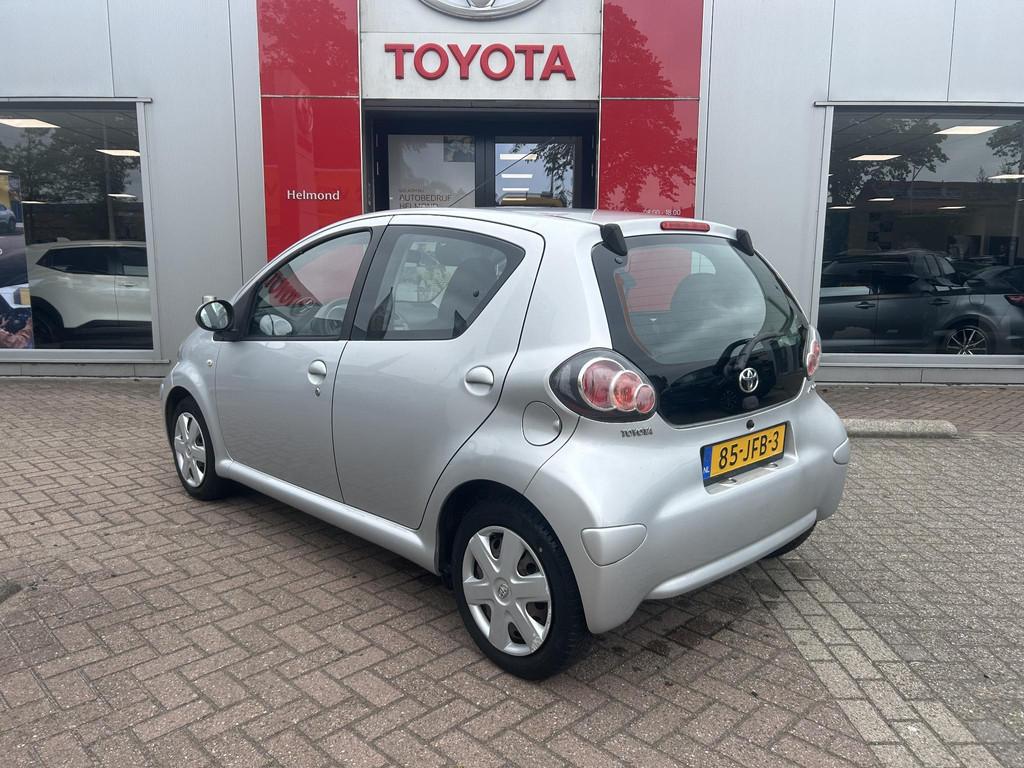 Toyota Aygo 1.0-12V Comfort | Allweather banden | Airco | Pe, Voorwielaandrijving, Stof, Gebruikt, 4 stoelen