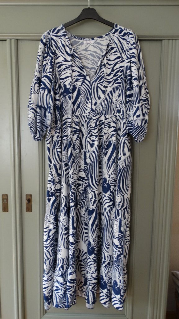Paprika blauw/witte midi jurk, maat 50, 100% viscose, Maat 46/48 (XL) of groter, Zo goed als nieuw, Paprika, Onder de knie