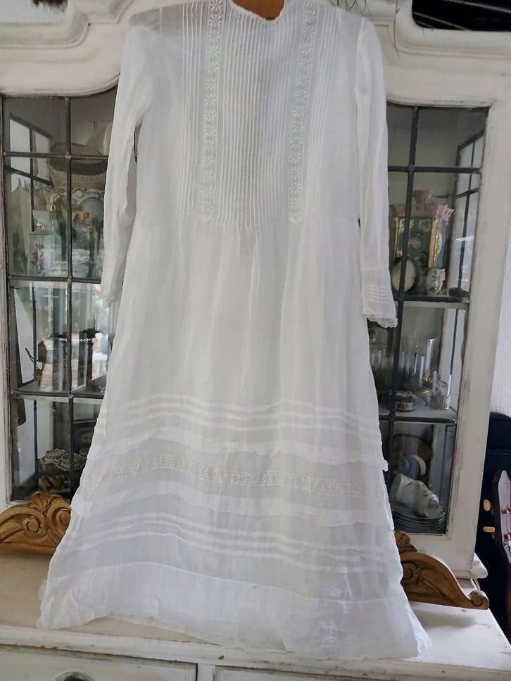 Antieke batisten jurk met borduursel, Antiek en Kunst, Verzenden, Dames, Onbekend