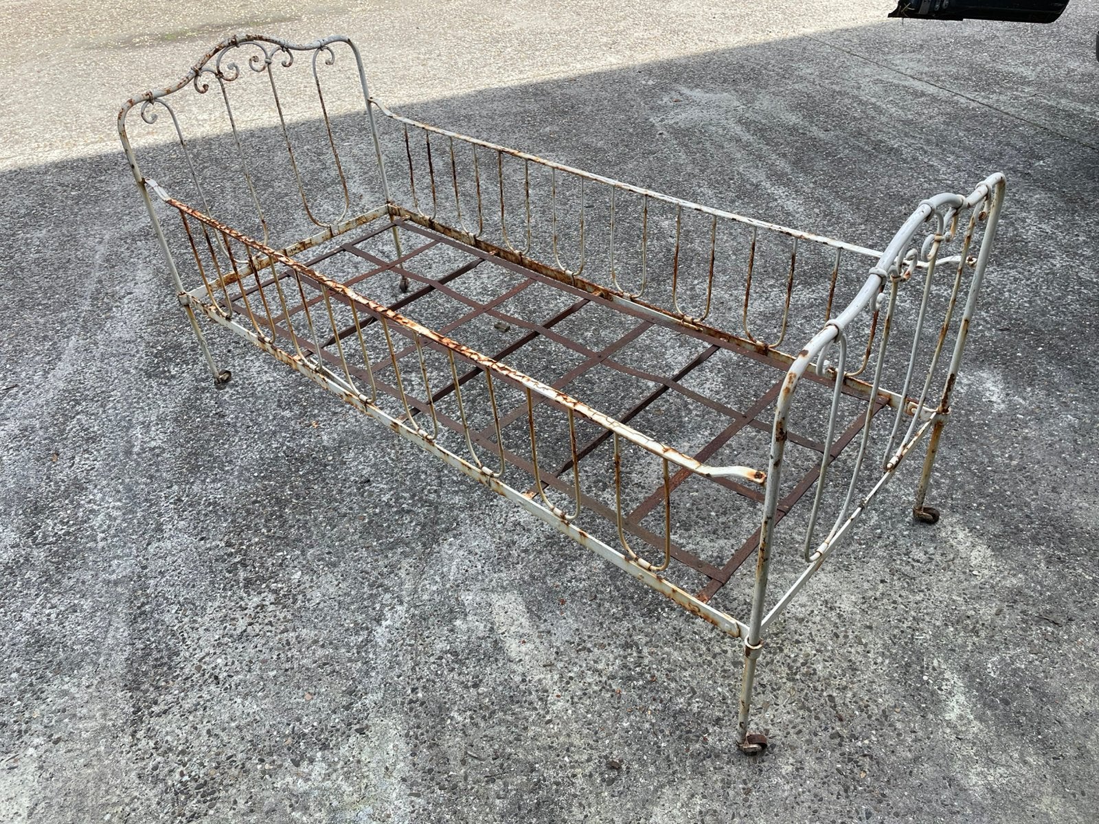 Brocante kinderbed, Ophalen, Gebruikt
