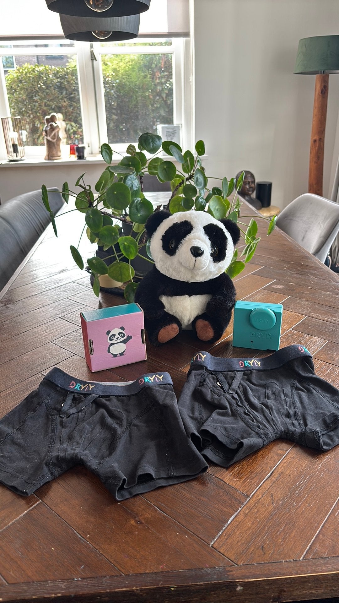 Dryly plaswekker, 2 onderbroeken 122-128 en panda knuffel, Ophalen of Verzenden, Zo goed als nieuw