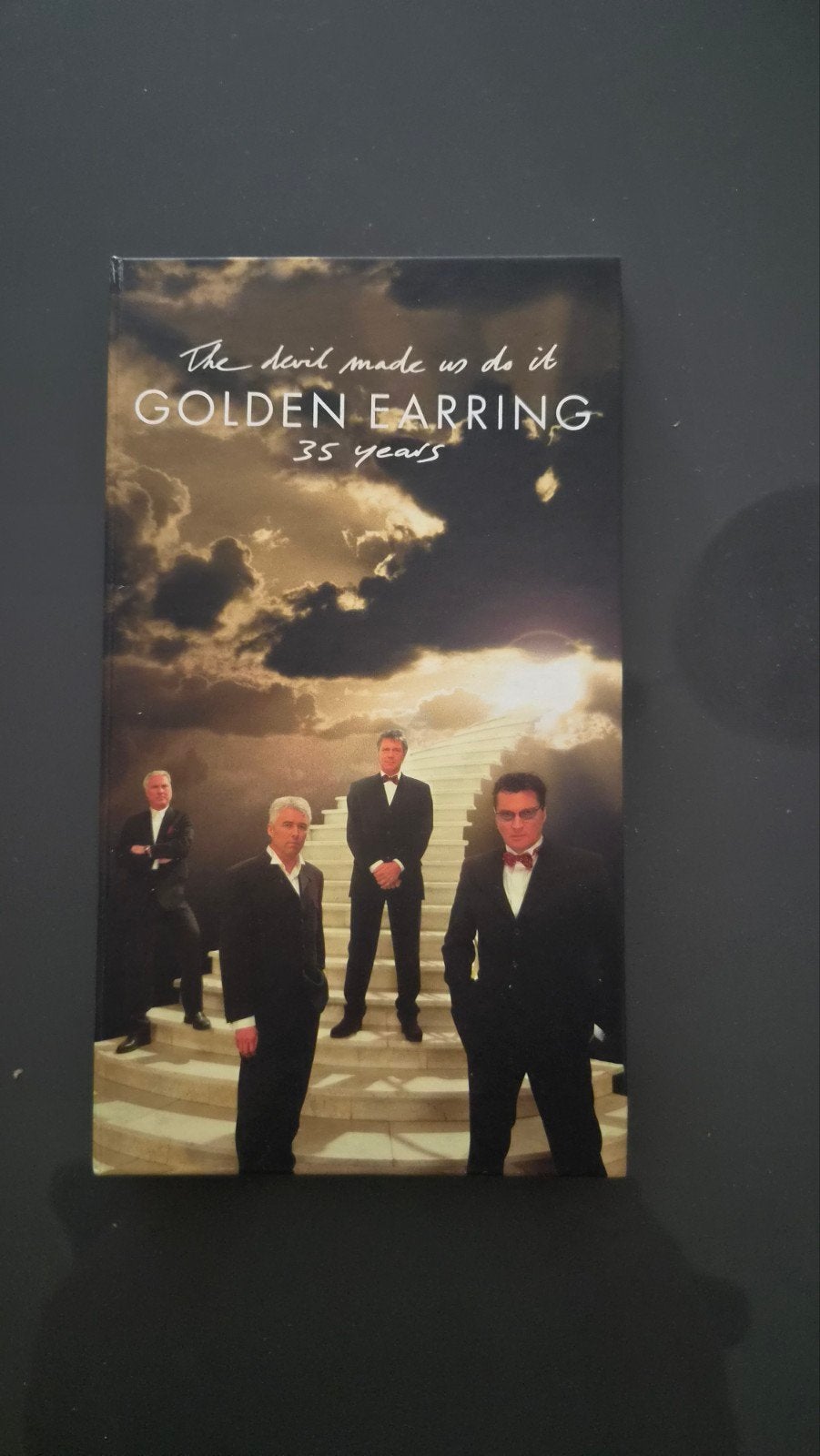 Golden Earring - 35 Years: The Devil Made Us Do It (4CD), Inclusief boekje, Rock, Boxset, Ophalen of Verzenden