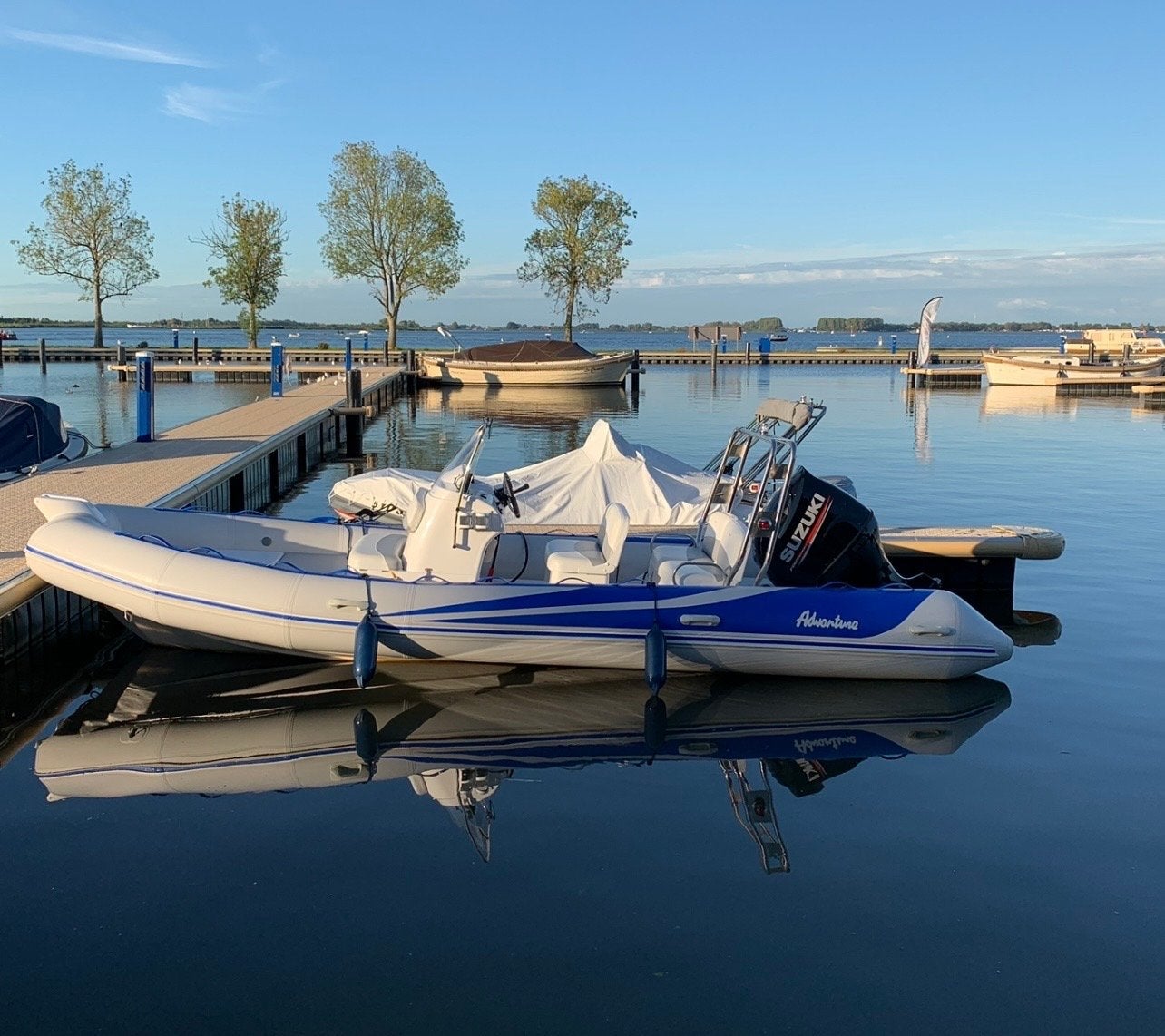 Adventure RIB CONSOLE 6.50m + Suzuki 150pk + TRAILER, Watersport en Boten, Rubberboten, Gebruikt, Ophalen of Verzenden, Brandstoftank