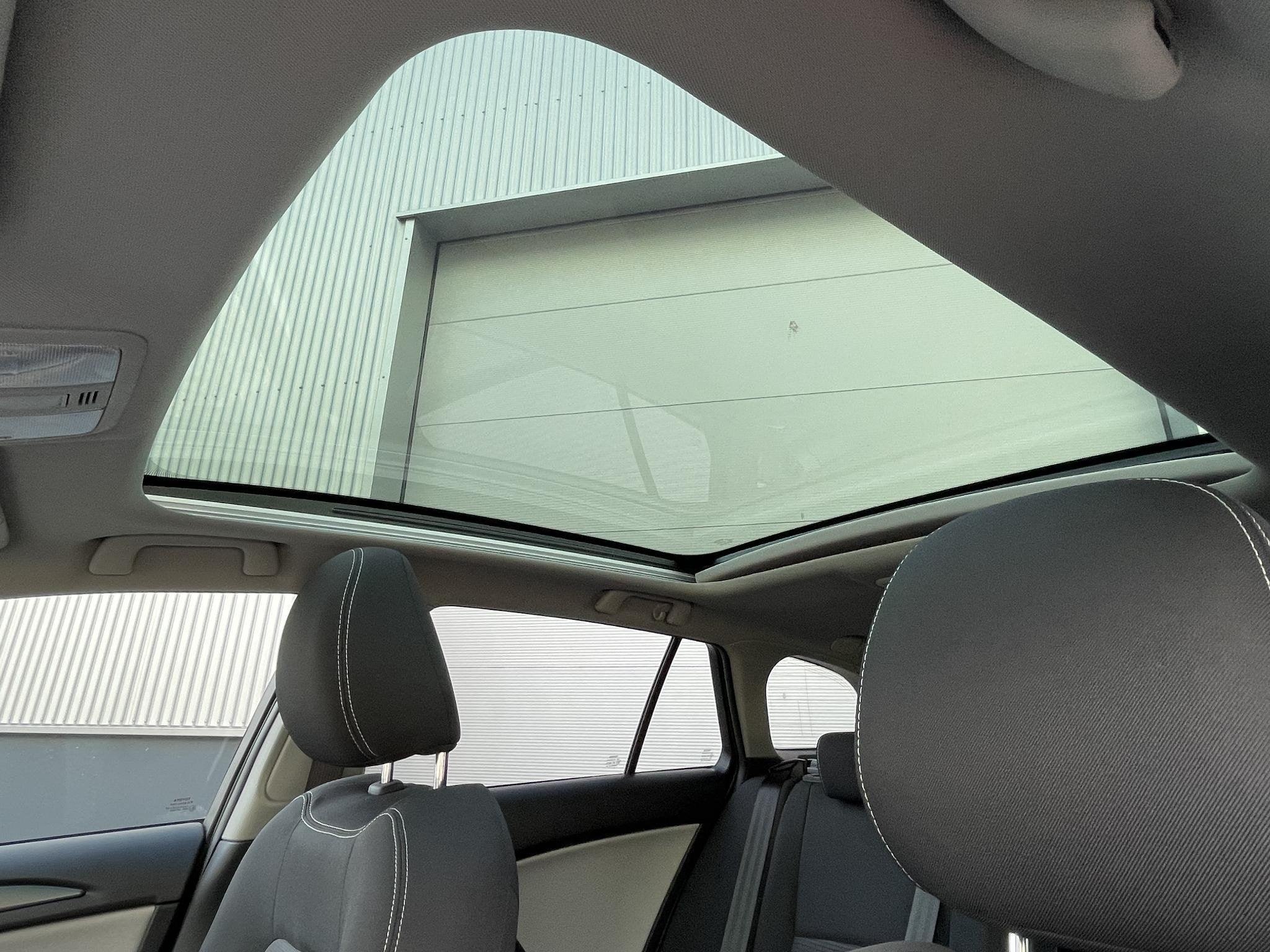 Toyota Avensis Touring Sports 1.8 VVT-i Lease Pro, Auto's, Voorwielaandrijving, Dealer onderhouden, 4 cilinders, Bruin