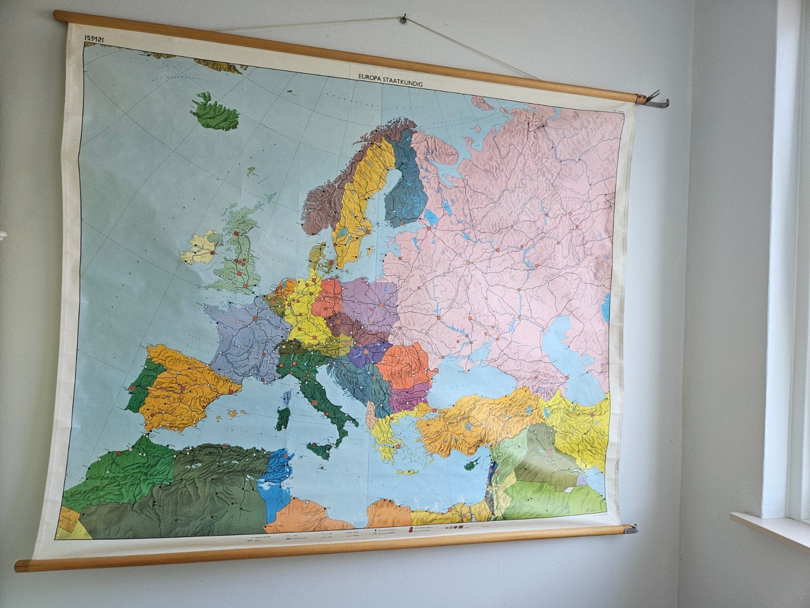 Vintage schoolkaart Europa, Boeken, Atlassen en Landkaarten, Landkaart, 1800 tot 2000, Onbekend, Gelezen