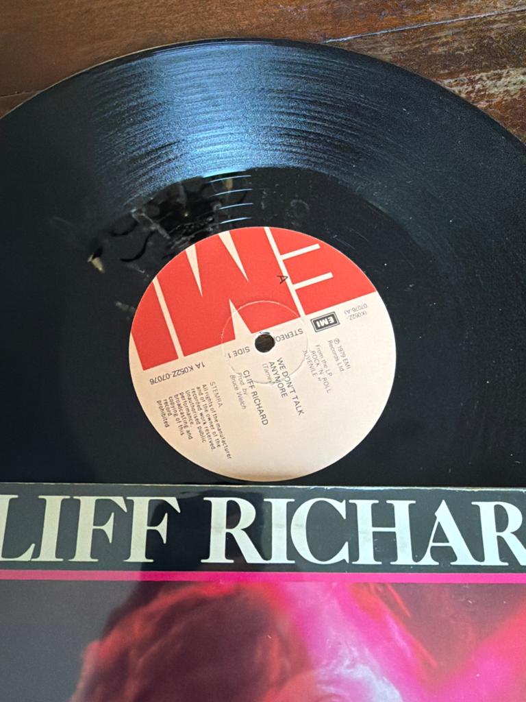 Cliff Richard - We Don't Talk Anymore (12" Maxi-Single), Gebruikt, Maxi-single, Ophalen of Verzenden, 1970 - 1979