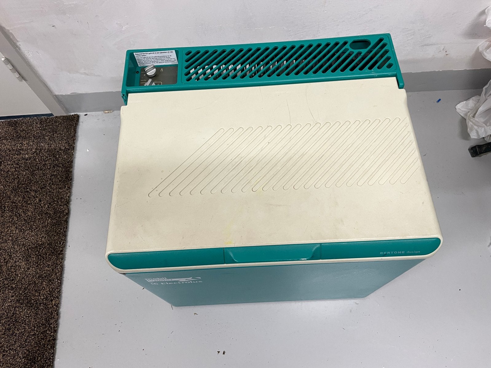 Electrolux RC 1600 EG koelbox - Scharnier defect, Witgoed en Apparatuur, Koelkasten en IJskasten, Ophalen, Minder dan 75 liter