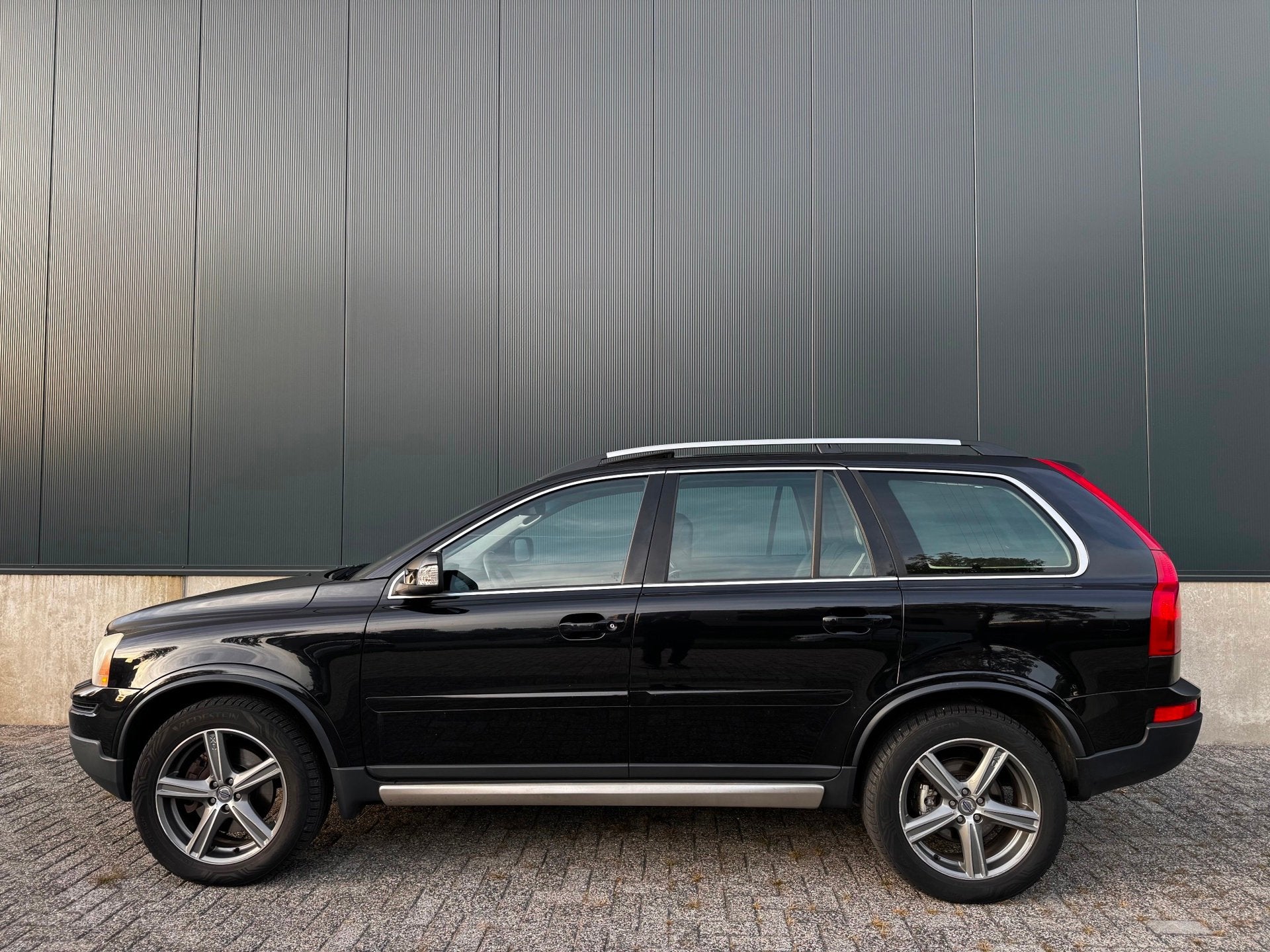 Volvo XC90 3.2 Sport|AWD|7PERS|SCHUIFDAK|XENON|AUT|LEDER|NAV, Auto's, 238 pk, Gebruikt, Parkeersensor, 7 stoelen