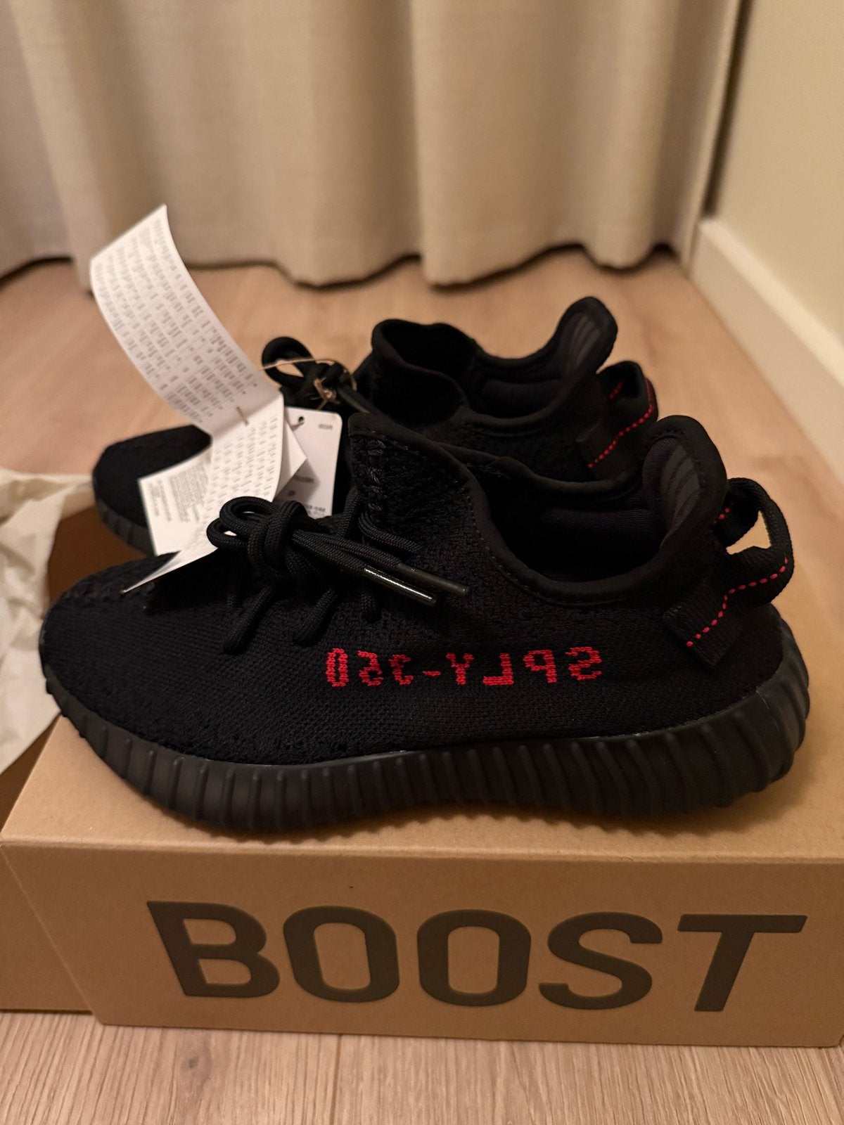 Adidas Yeezy Boost 350 V2 Core Black Red 38, Ophalen, Nieuw, Zwart, Sneakers of Gympen