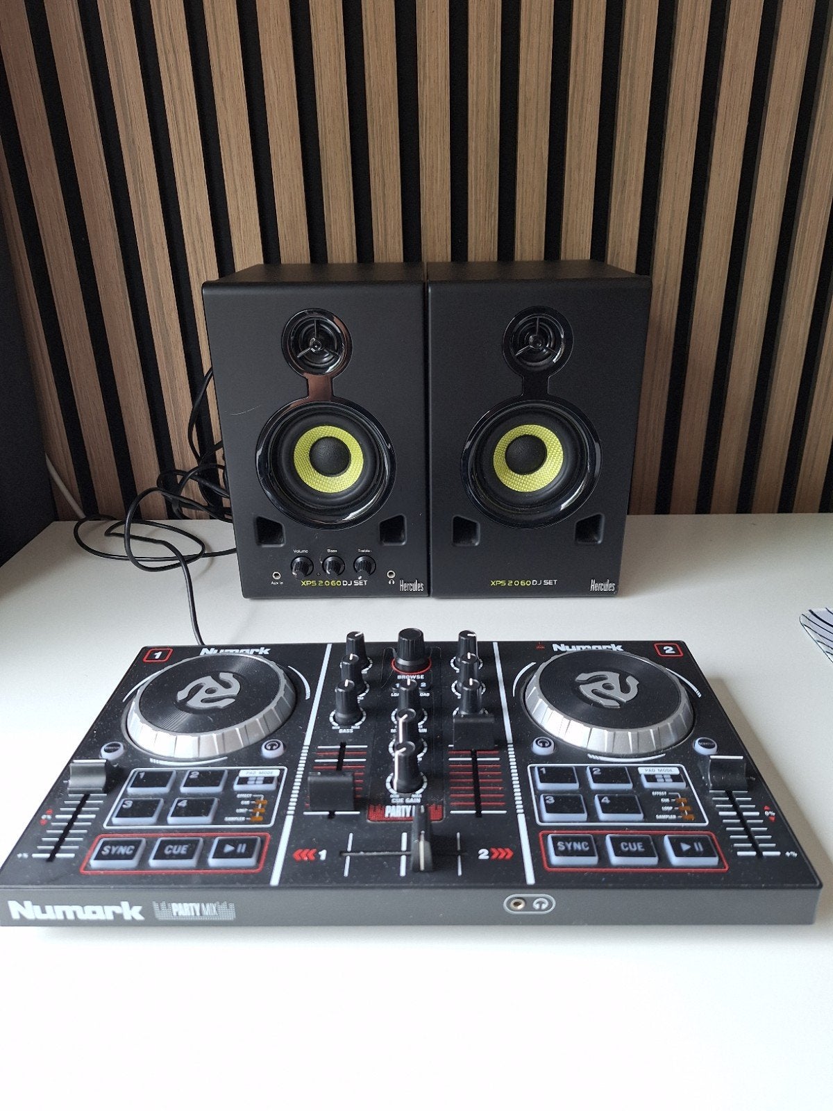 Numark Party Mix + Hercules Speakers – Complete DJ Set, Ophalen of Verzenden, Zo goed als nieuw, Dj-set, Numark