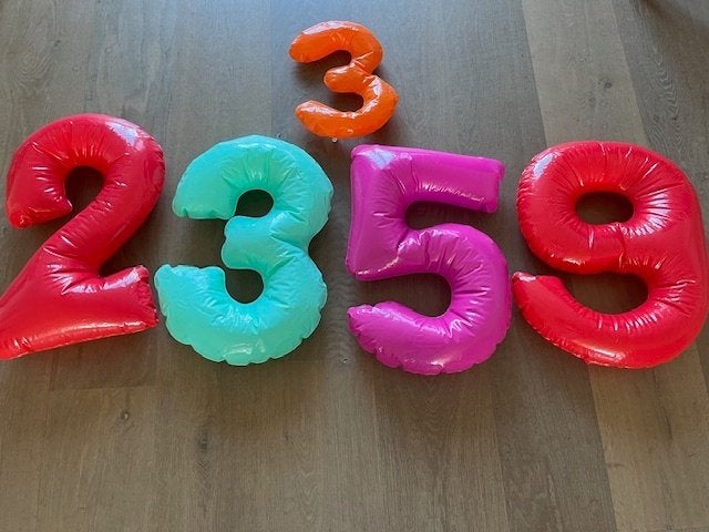 Gratis opblaasbare (ballon) cijfers (2, 3, 5, 9), Hobby en Vrije tijd, Feestartikelen, Ophalen, Zo goed als nieuw, Versiering