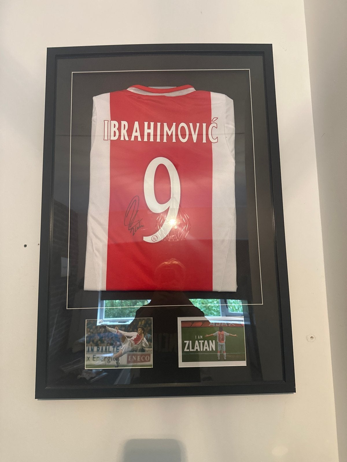 Ingelijst gesigneerd Ibrahimovic shirt met echtheidscertific, Ophalen of Verzenden, Zo goed als nieuw, Ajax, Shirt