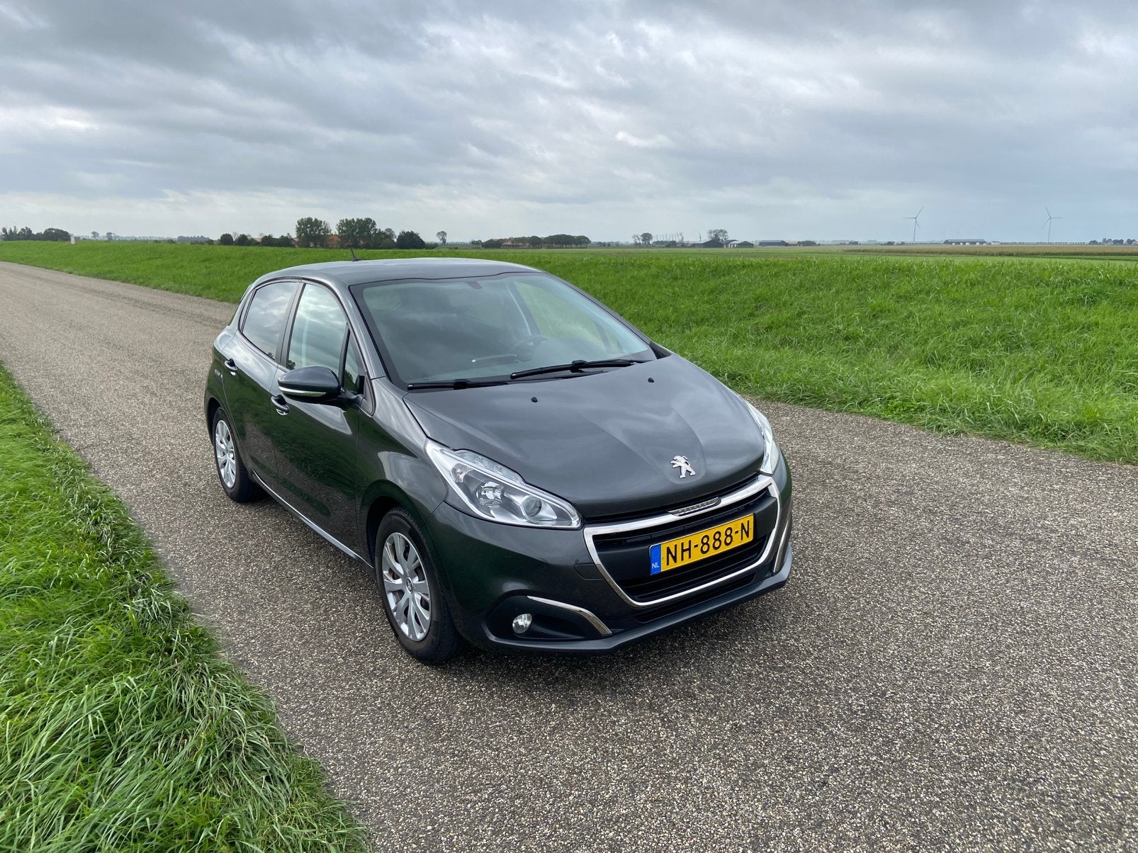 Peugeot 208 | 99.825 km | Nieuwe distributieriem | CarPlay, Voorwielaandrijving, Stof, 31 €/maand, 1199 cc