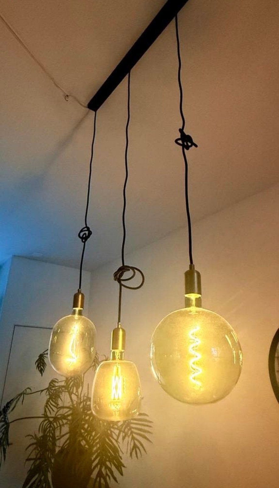 Verstelbare hanglampen met 3 groene glazen bollen, Huis en Inrichting, Lampen | Hanglampen, Ophalen of Verzenden, Zo goed als nieuw