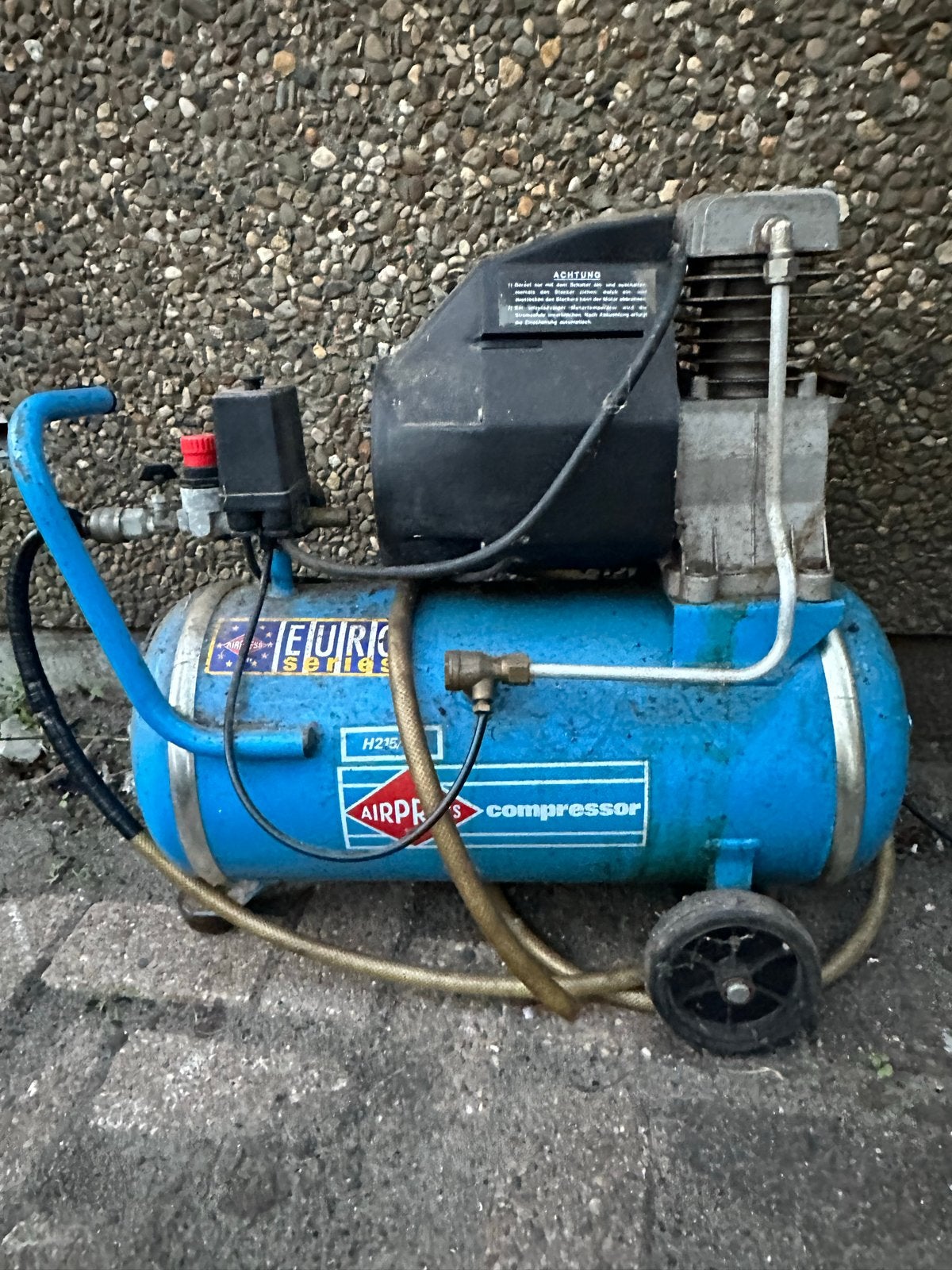 Gebruikte Airpress Compressor H215, Gebruikt, 6 tot 10 bar, Ophalen of Verzenden, 25 tot 100 liter
